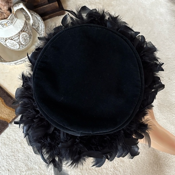 Vintage Lord & Taylor Black Velvet Kentucky Derby Wide Brim Feathers Dress Hat main image 10
